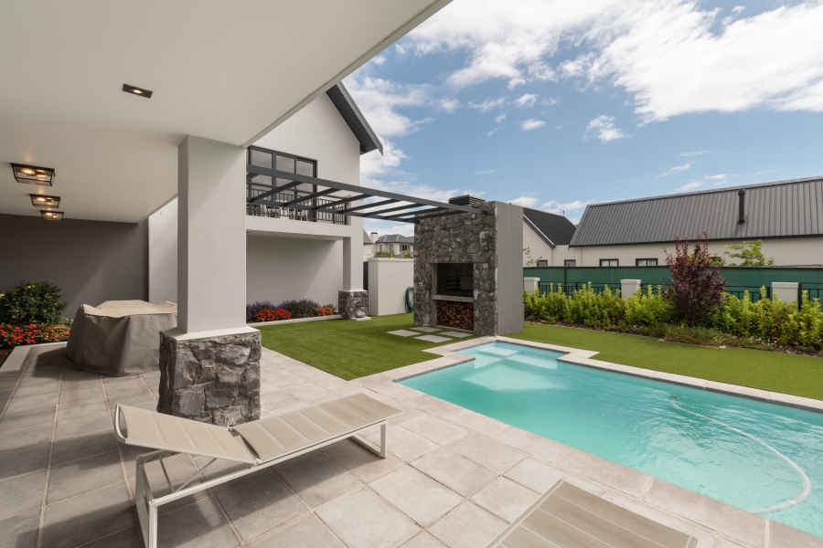 5 Bedroom Property for Sale in Val De Vie Estate Western Cape